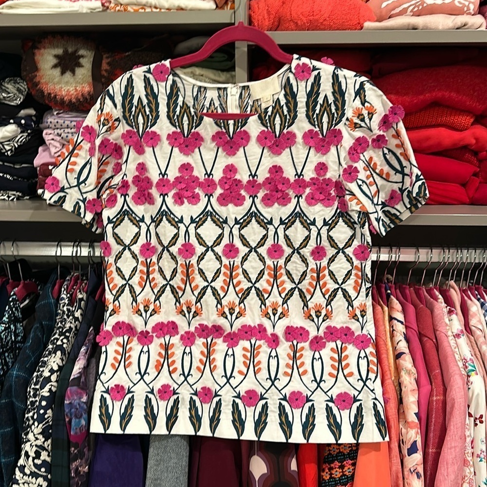 Beautiful J Crew size 0 pink flowered blouse